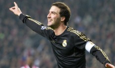 开云体育中国-东契奇末节独得15分力压爱德华兹，独行侠窒息防守锁定西决门票