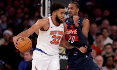 开云体育登录-尼克斯完胜篮网，霍勒迪扛起全队