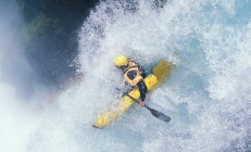 开云体育入口-当命运在绿茵场上交叉，那不勒斯的血色奇迹与贝林厄姆的王者加冕