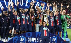 开云APP-巴黎圣日耳曼惨遭失利，领先优势困境笼罩