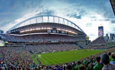 开云APP-夜行灯海，穆勒的冰冷心跳与终局超车