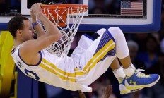 开云APP-新王加冕！法拉利绝杀迈凯伦，汉密尔顿以一敌众统治全场