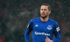 开云体育在线-新王诞生，药厂从沙漠带走的不止金杯，还有一位关键先生