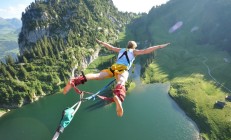 开云体育下载-红土霸权，为何纳达尔的蒙特卡洛传奇，比温网更闪耀？