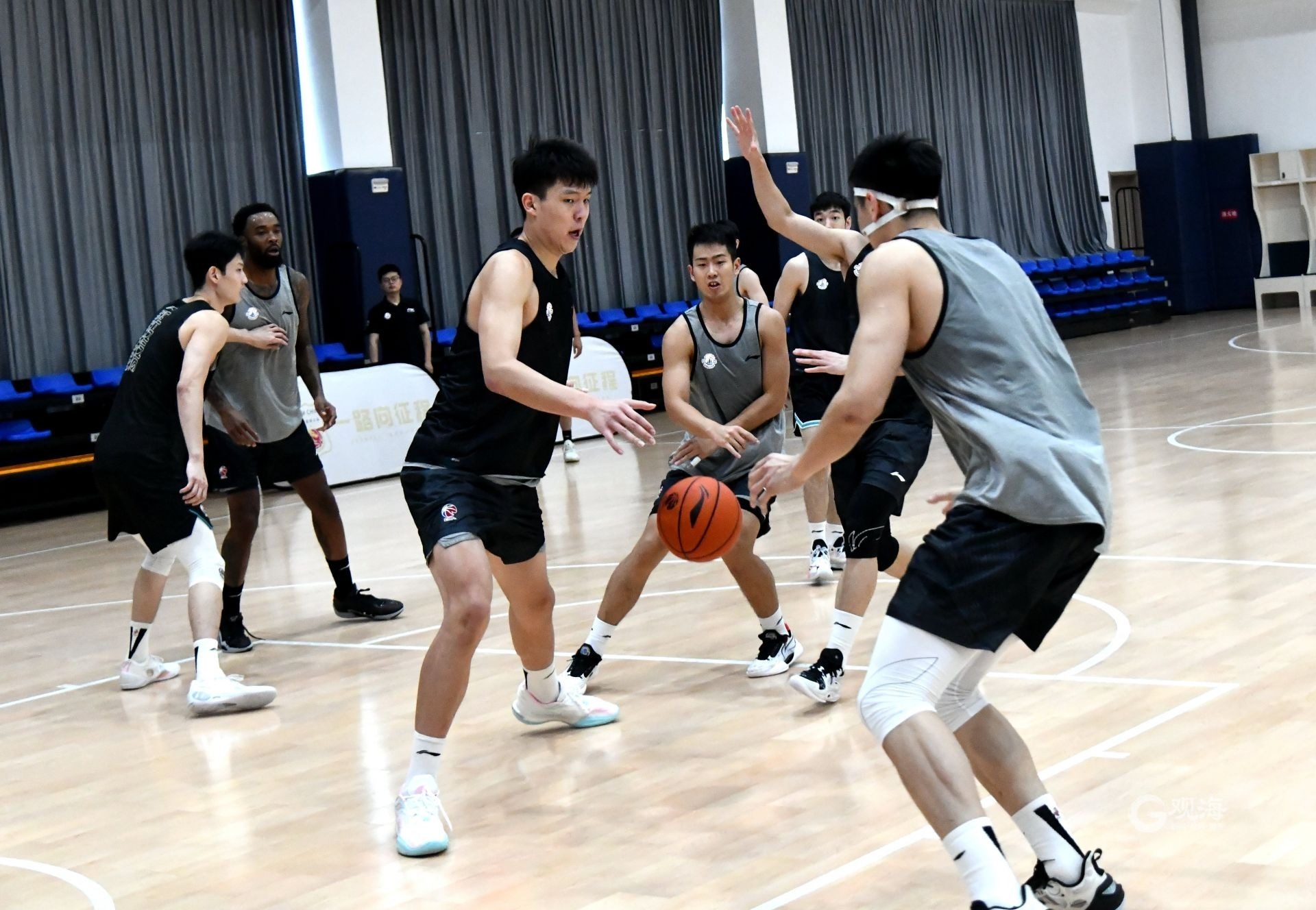 包含亚洲篮球锦标赛迎来新赛季，各队备战冲刺的词条