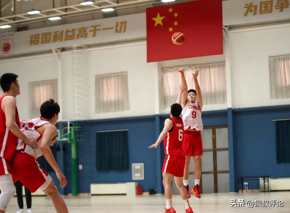 亚洲篮球界新秀崭露头角，引发球迷热议