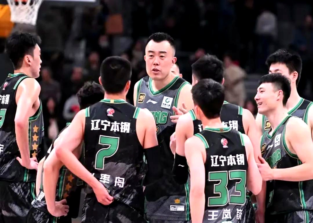 大胜在望！球队首发阵容强势压制对手