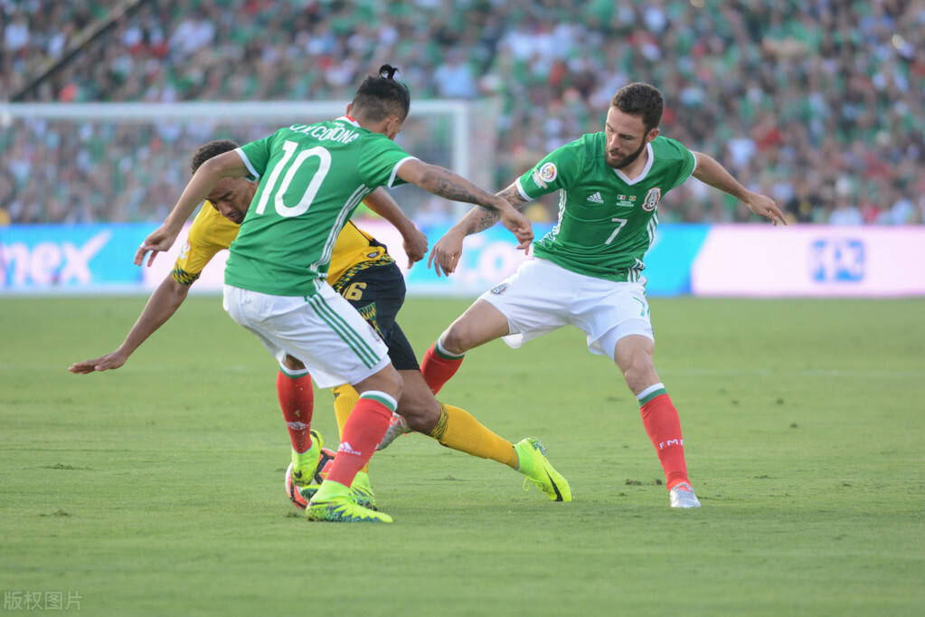 包含黎巴嫩队零封对手，晋级下一轮的词条