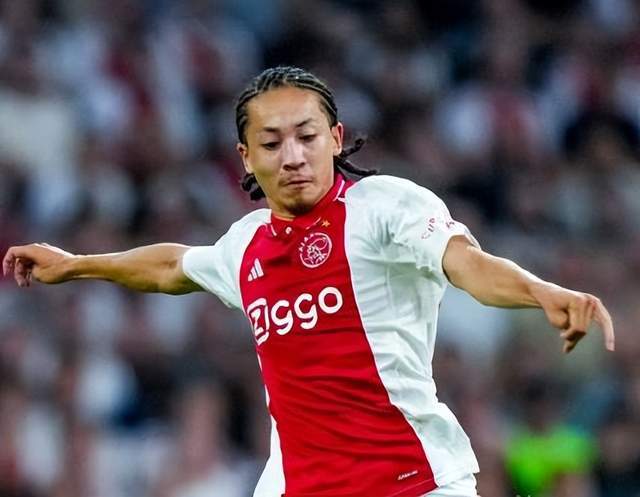 阿贾克斯边路新星崭露头角，球队战术变得多样的简单介绍