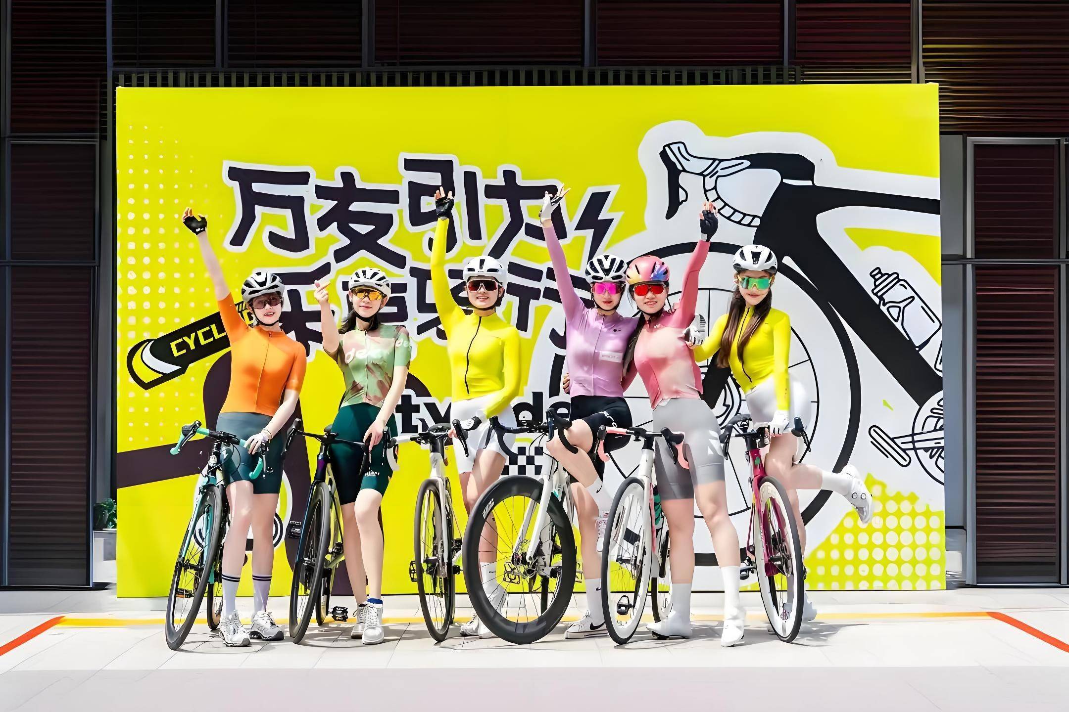 EG碾压BRO，Canyon线上压制力十足宿敌对决2025世界赛，技惊四座