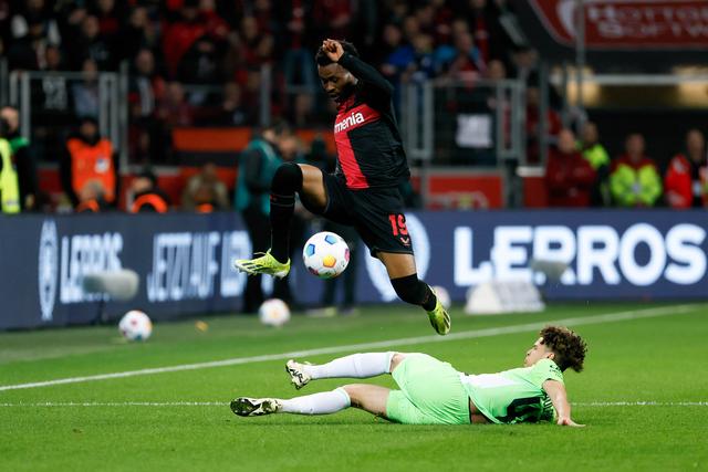 沃尔夫斯堡在德国足球联赛中保持领先