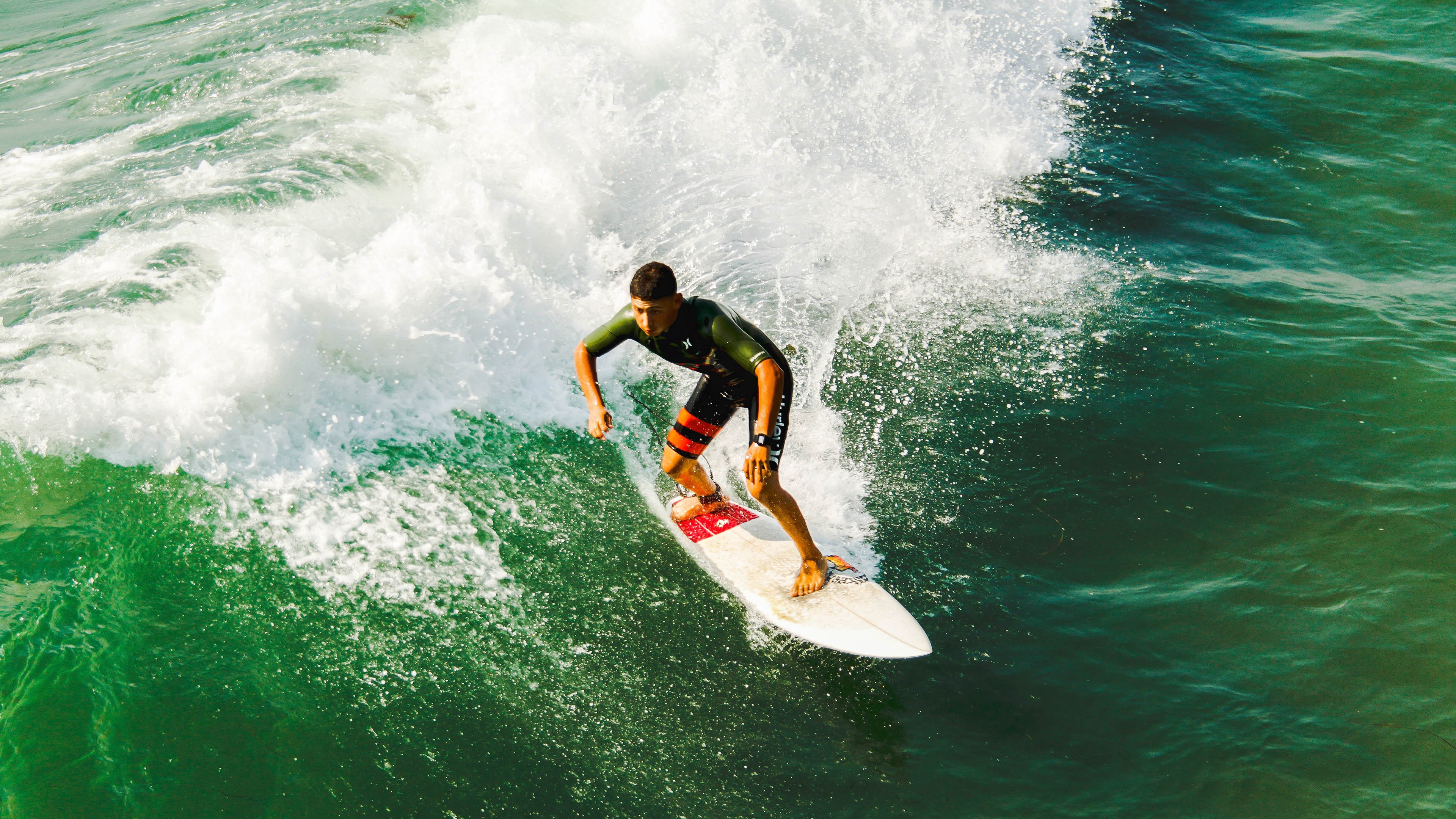 铁骑孤征，阿隆索如何以血肉之躯，为迈凯伦扛起一场载入史册的险胜
