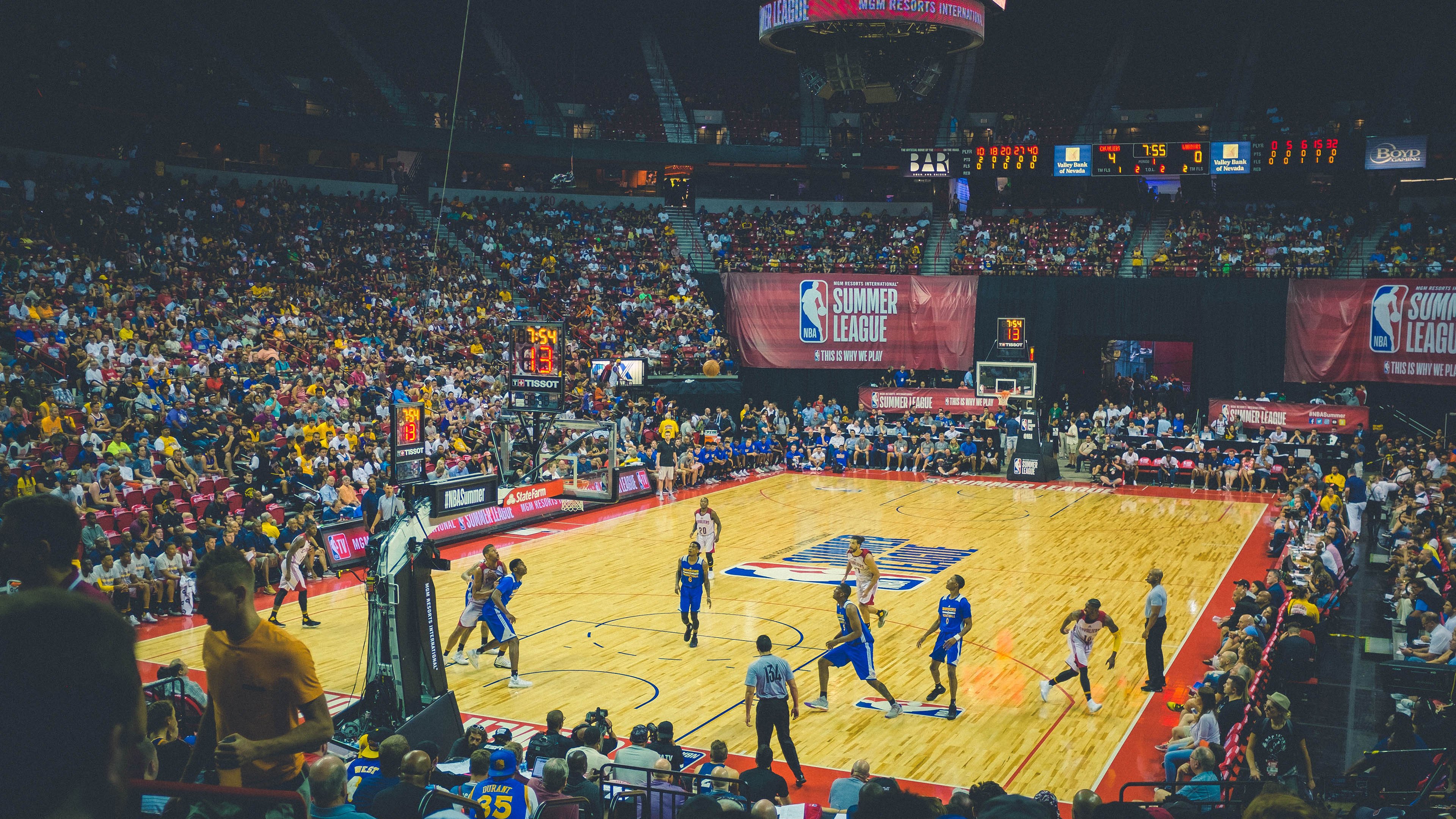 利剑出鞘,锡安33分助马刺险胜北京队